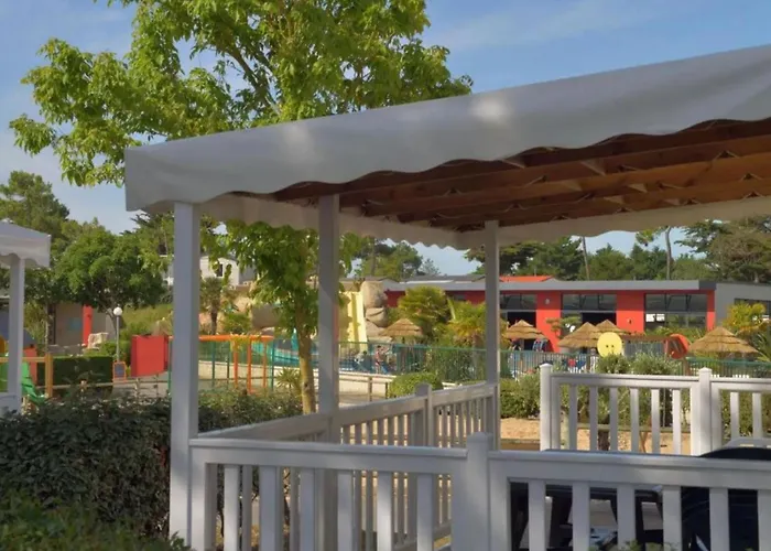 Mobil 4 Pers à - Api-1-52-1465 Camping