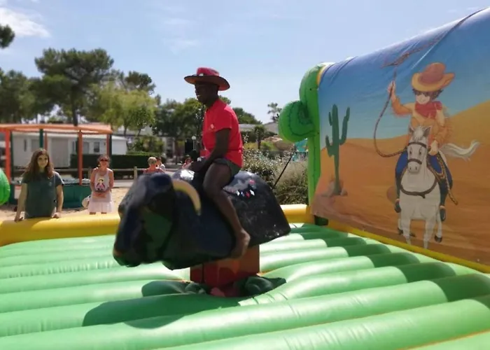 Camping Mobil 4 Pers à - Api-1-52-1465